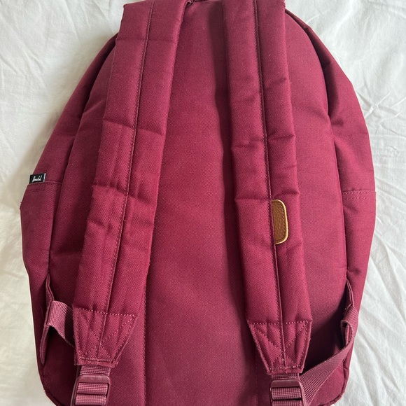 Classic Herschel backpack - Picture 3 of 9